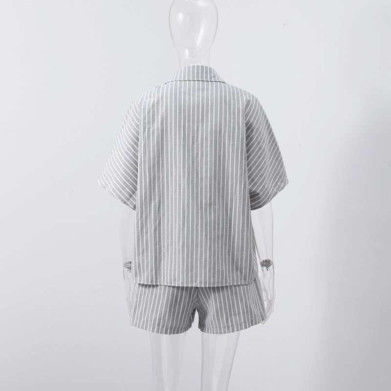 Striped Shirt Shorts Set Spring/Summer 2025 New Fashion Women's Comfort and Leisure 2-piece Set Loose Retro Versatile
