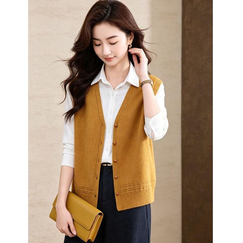 D.F.DEAR Minimalist V-Neck Knitted Vest