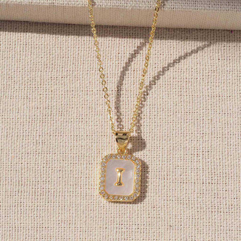 Gold-Plated Copper Shell 26 English Letters Pendant Necklace for Women - Niche Fashion Jewelry