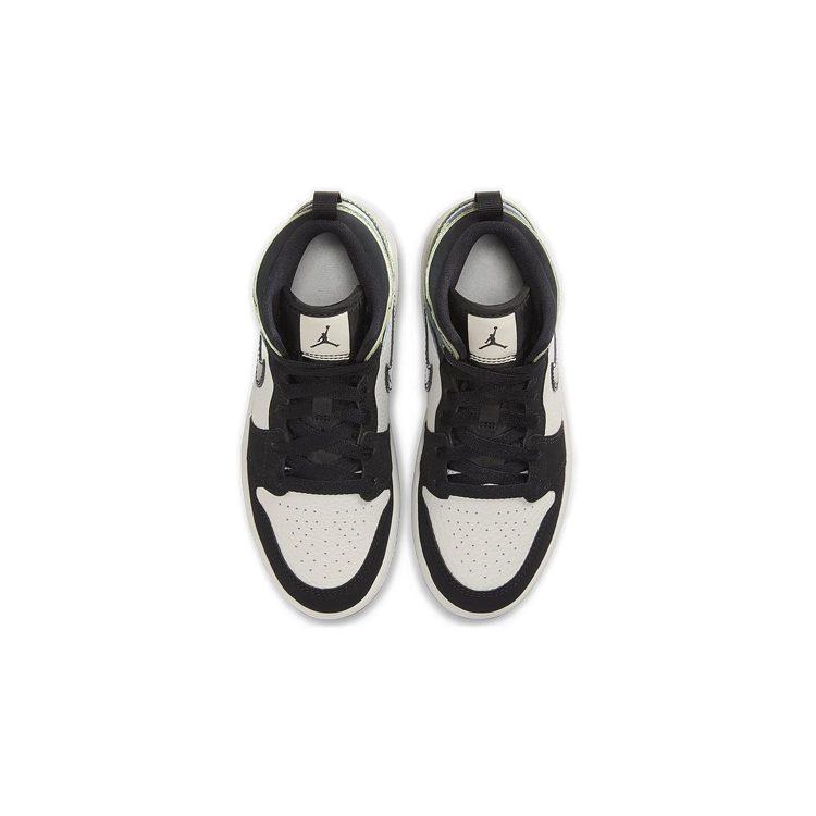 Jordan 1 Mittlere Tarnung CW5560-001
