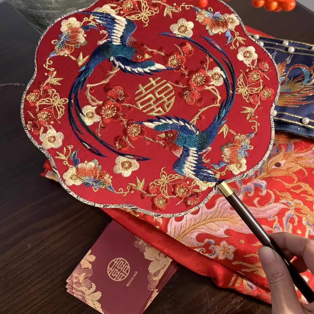 Ancient-Style Embroidered Round Wedding Fan with Happy Knot Design