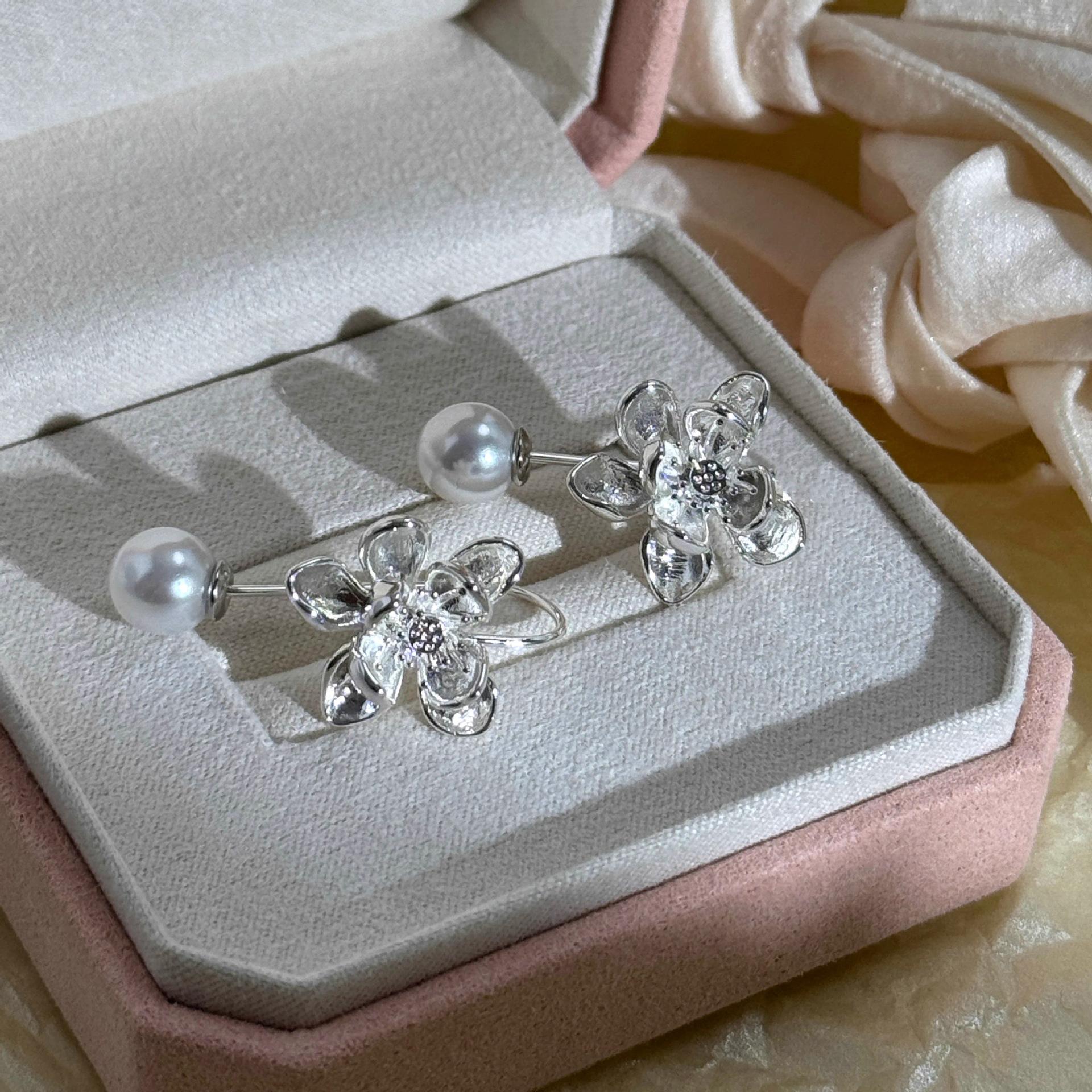 

Серьги-подвески с жемчугом в виде цветка, легкая роскошь, темперамент, простые, с крючком, универсальные, модные, с высоким чувством стиля, нишевые серьги, женские