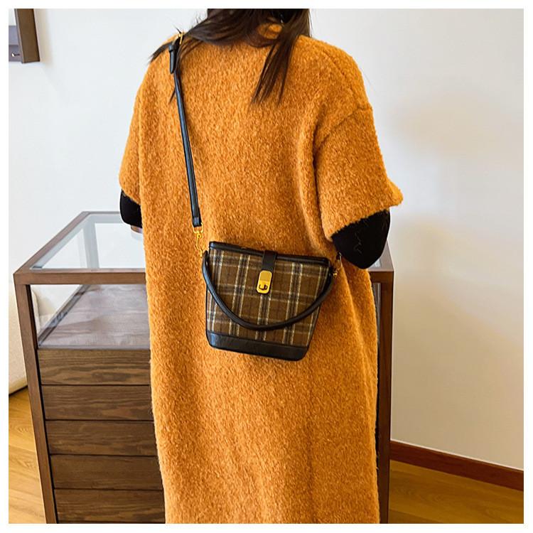 Trendy 2023 Small Shoulder Bag For Women In Coffee And Black Pu Material With Retro Color Block Plaid Design