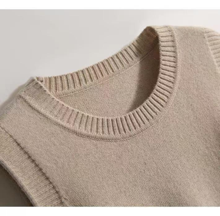 Autumn 2025 Women's Sleeveless Knit Vest - Loose Round Neck Sweater Shawl Top for Versatile Outerwear
