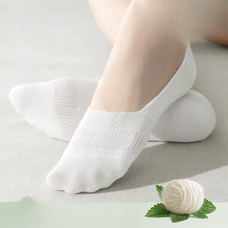 Female Summer Thin Mesh Cool Feel Breathable Antibacterial Shallow Mouth Invisible Socks