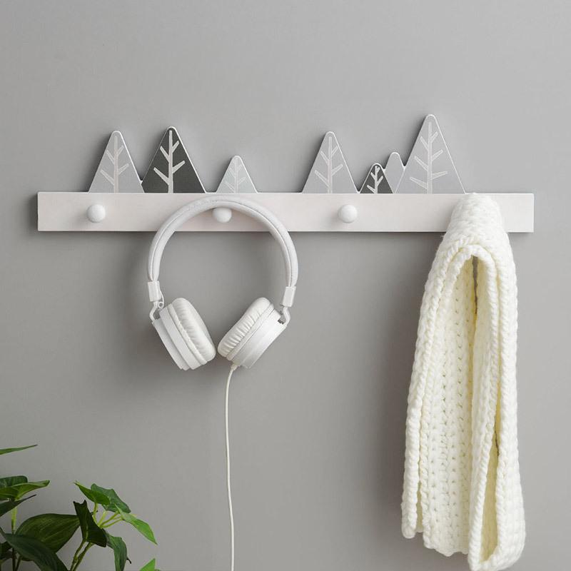 Porch living room simple key hook clothes hook cartoon wall punch-free hanger behind the door