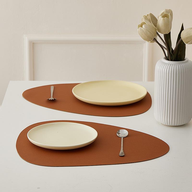 Hochwertiges zweifarbiges Leder-Tischset für den Haushalt, dreieckig, oval, wasserdicht und ölabweisend, wärmeisolierende Matte, Schüsseluntersetzer, Untersetzer, Tischset