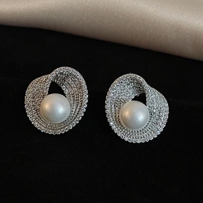 ZAKOL Boucles d'oreilles rondes en zircon AAA de luxe pour femmes Boucles d'oreilles puces irrégulières Tempérament Mariage Fête Zircon