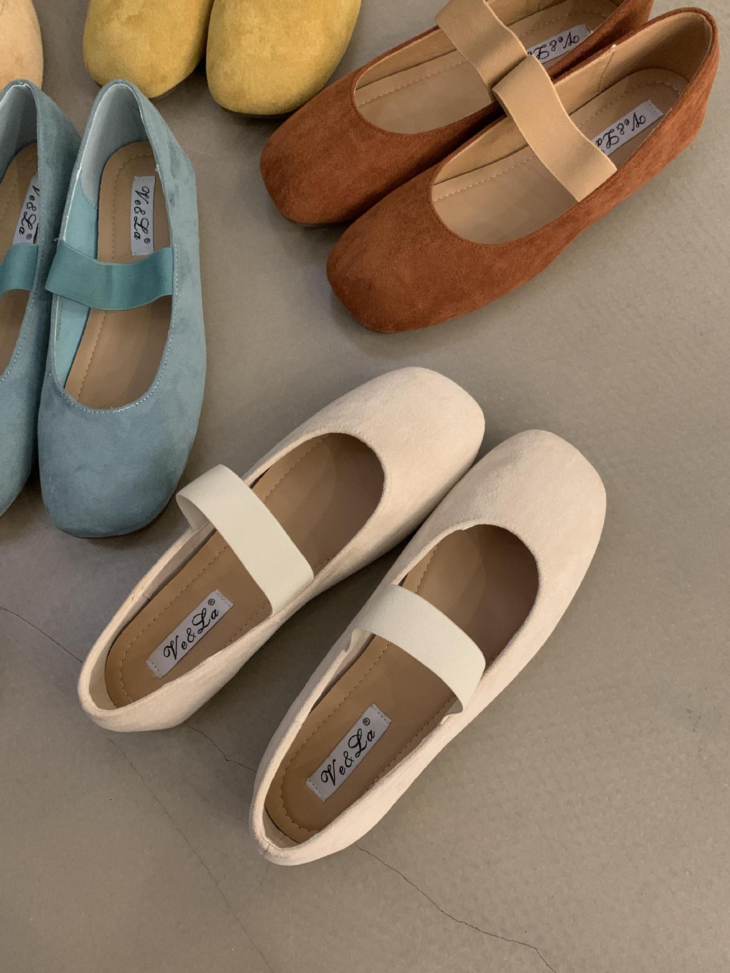 

Red Mary Jane shoes women s shoes spring and autumn 2025 new suede, light mouth comfortable soft flat bottom one-pedal single shoes 40