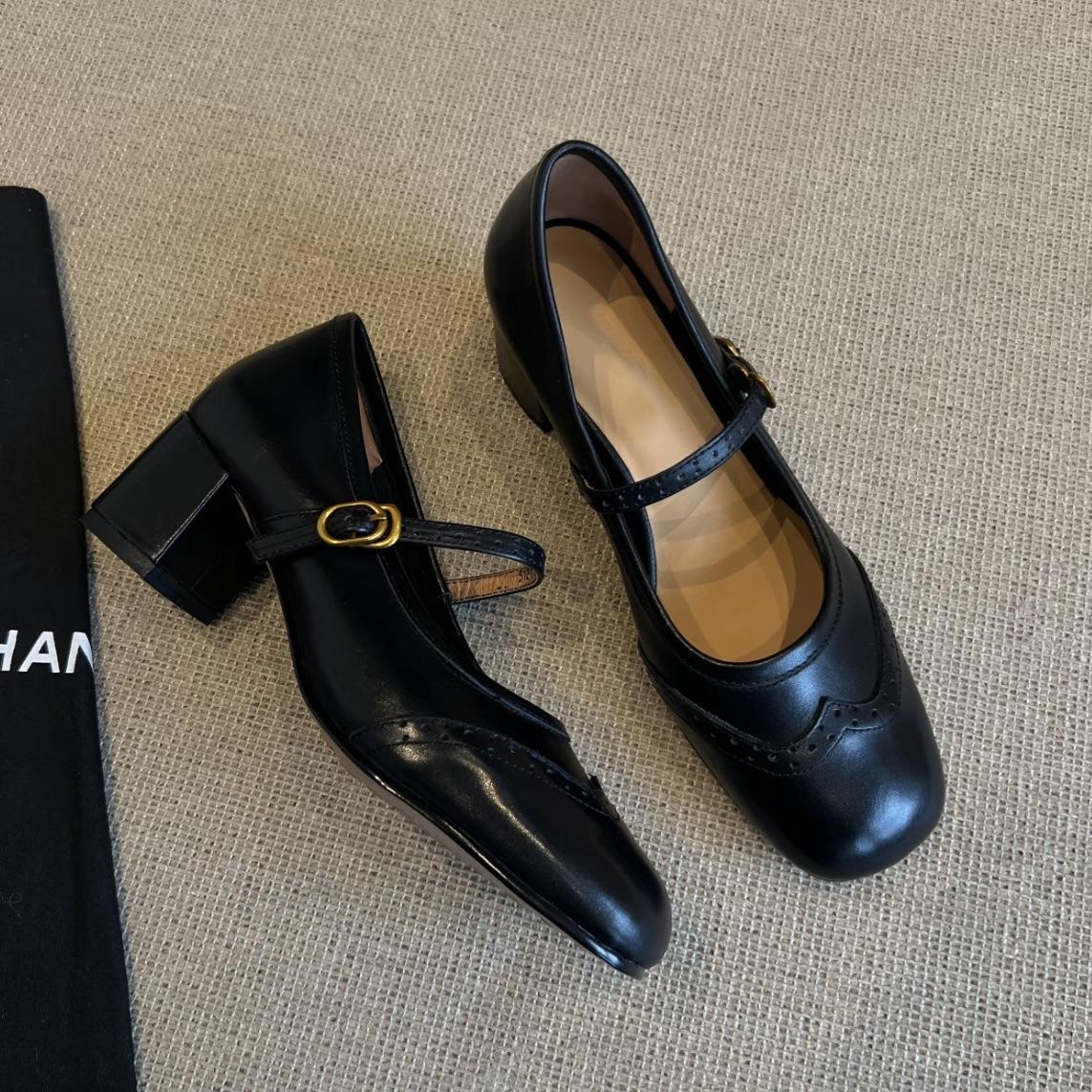 

Версия из коровьей кожи~ универсальные туфли Мэри Джейн с пряжкой из одного слова, легкие туфли на толстом каблуке, женские туфли в стиле ретро с квадратной головкой из кожи, маленькие одинарные туфли 40 чёрный