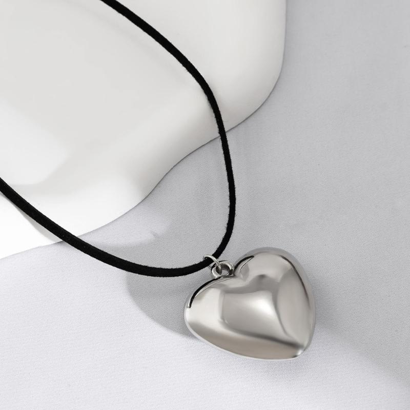 Silver Love Heart Aesthetic Necklace Fashion Simple Clavicle Chain Women Girls Velvets Rope Necklace Party Birthday Gift