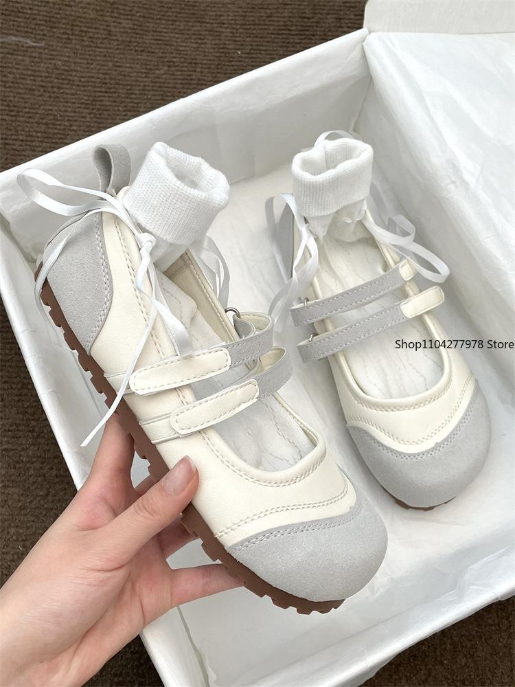 Fashion 2025 Fashion Round Toe Shallow Mary Jane Shoes Women Soft Sole Casual Shoes Female Retro Slingback Mule Flats Zapatos