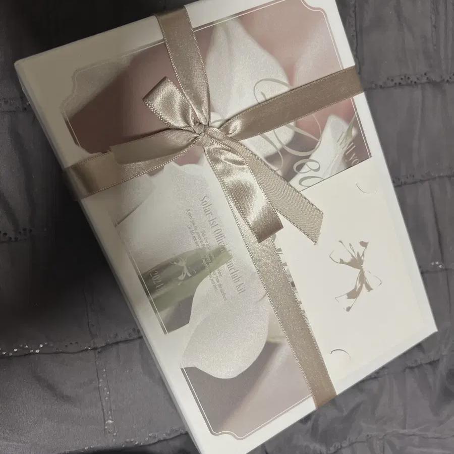

Solar Fanclub Kit Yongsun 1st Kit