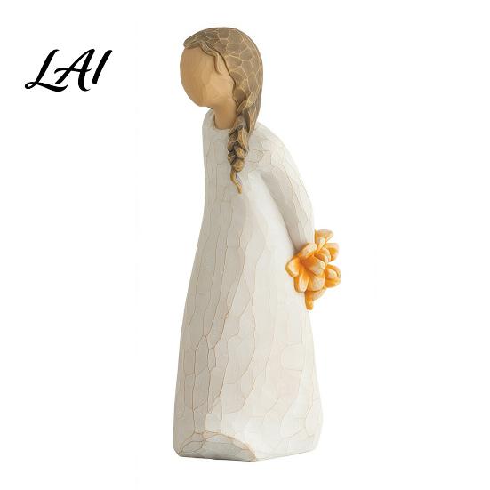Decorative Bouquet Figurine Girl Holding Resin Figurine Faceless Lady Statue Romantic Desktop Ornament for Flower Statue Living Room Bedroom