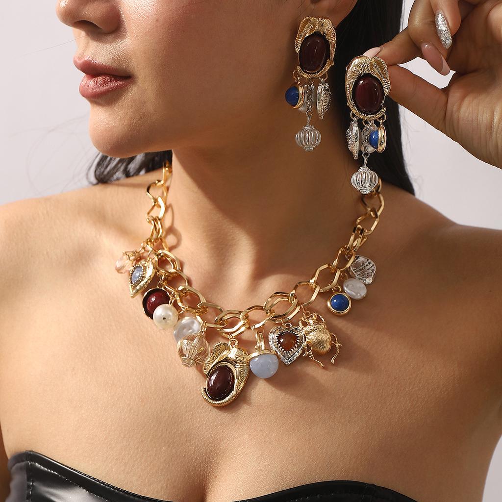 Autumn and Winter Retro High-end Imitation Pearl Gemstone Pendant Earrings, Creative Versatile Earrings