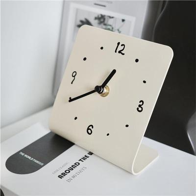 Mu Shang Iron Art Desk Clock: Creative Desktop Timepiece for Living Room or Bedroom Decoration