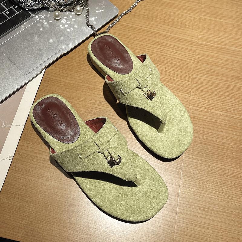 New retro flip-flops slippers women's summer wear thick heels, cold slippers women's skirt