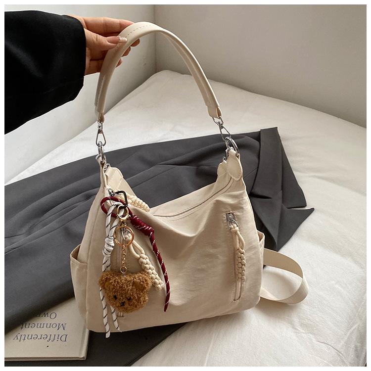 

New nylon bag female student class messenger bag large capacity commuter waterproof bag simple versatile shoulder bag