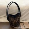 Autumn and Winter Super Fire Leopard Print Bucket Bag 2025 New Women's Commuter Versatile Fashion Trend Exquisite Portable Shoulder Bag