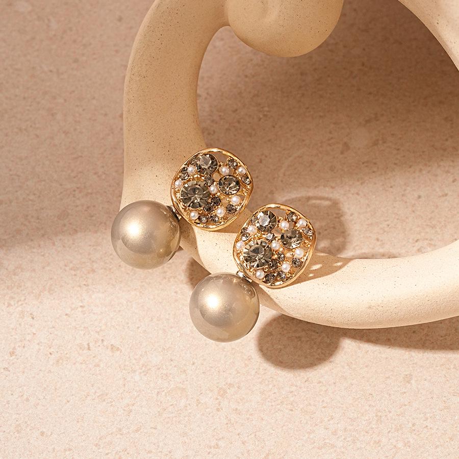 Retro Luxury Diamond-Inlaid Pearl Geometric Silver Earrings for Women