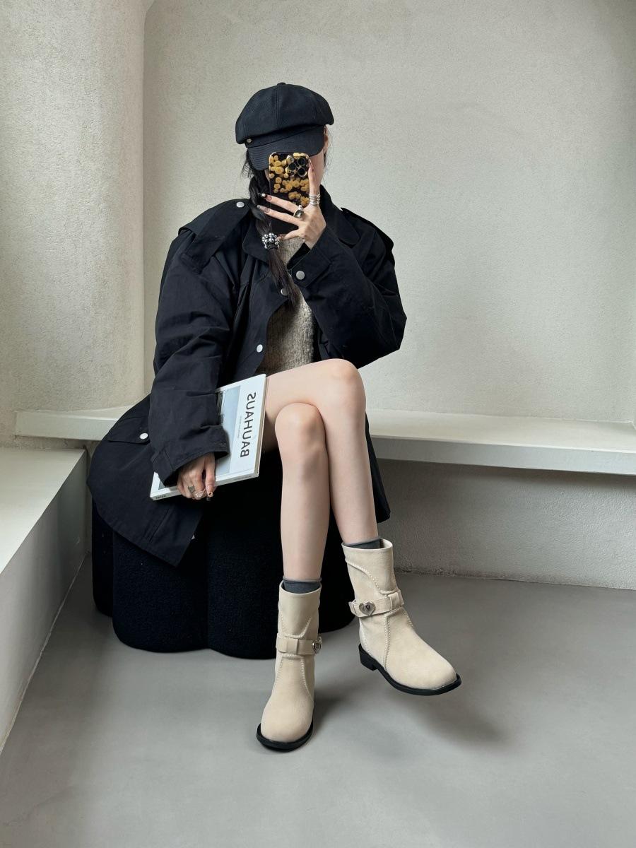 

Korean version of temperament thick-soled short tube thin boots women s 2025 autumn and winter new design knight short boots 40 абрикосовий