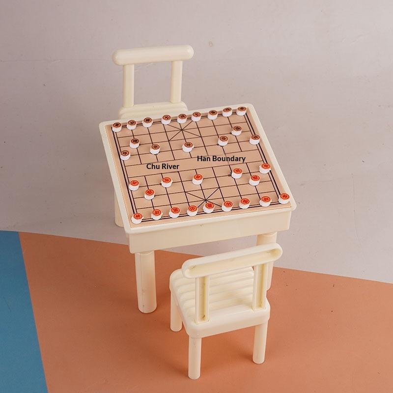 

1 Набор Аксессуаров для Кукольного Домика Декор Миниатюрный Шахматный Набор Мини-Столик со Стулом Игра «Летающие Шашки» Доска для Игры «Лото» Модель Игры Го A3