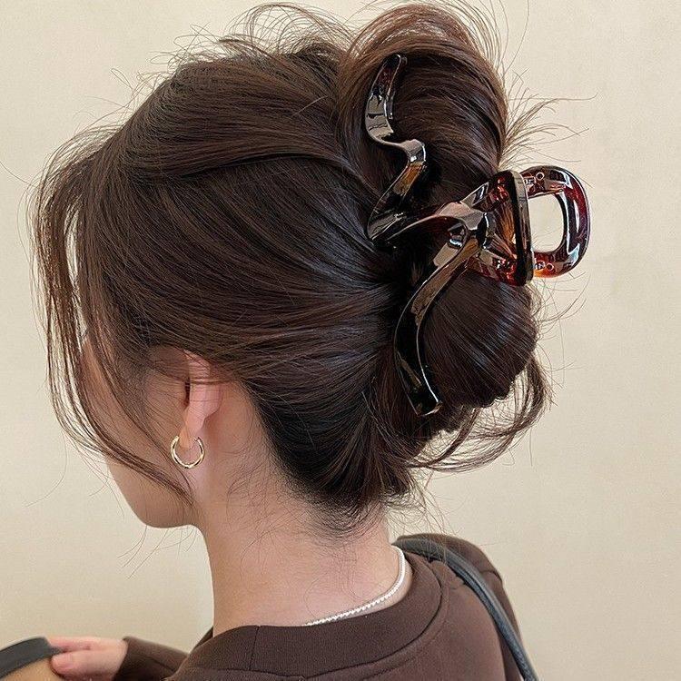 Elegant Large Hair Claw Clip for Thick Hair - High-End Korean Updo Shark Clip