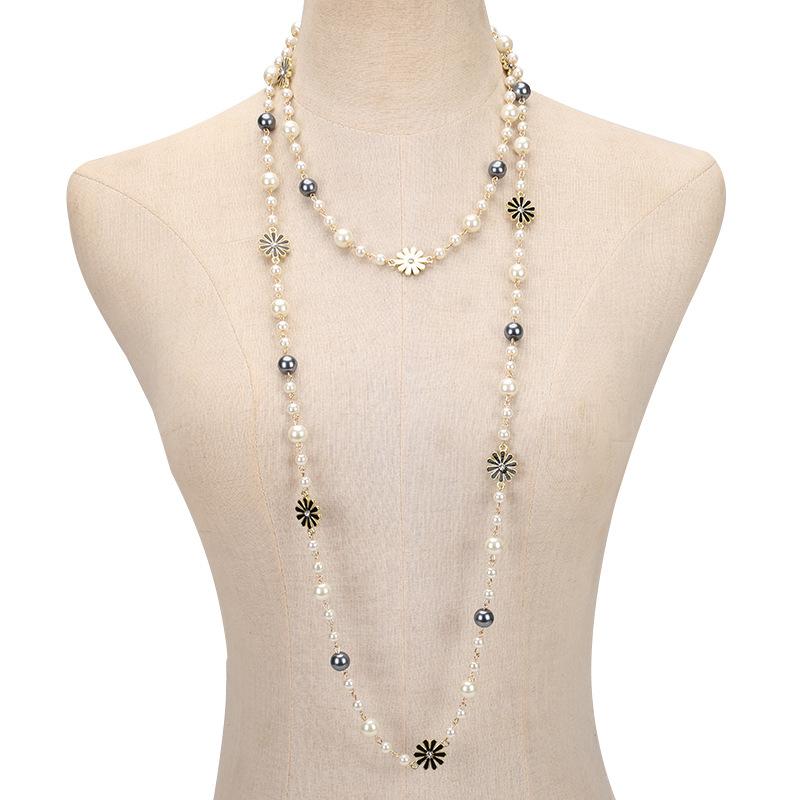 

JMXD Long Pearl Necklace for Women Y2K Trendy Daisy Pendant Statement Jewelry Minimalist Chic Dainty Layered Chain Fashion Elegant Accessories Gift