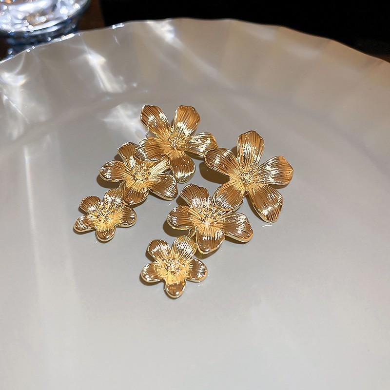 Vintage Silver Needle Round Flower Tassel Earrings - Retro Metallic Studs for Women