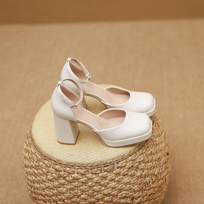 

3359-1 Temperament Muse waterproof table square head hollow high heels women s new fashion word with thick heel single shoes 35