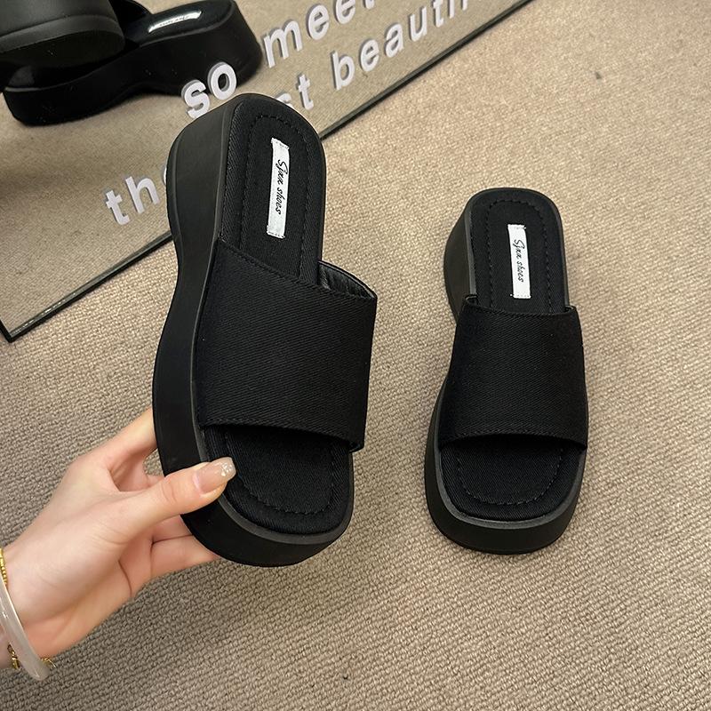 Platform slippers women's outer wear 2025 summer fashion versatile new cool slippers women's platform high-heeled beach shoes