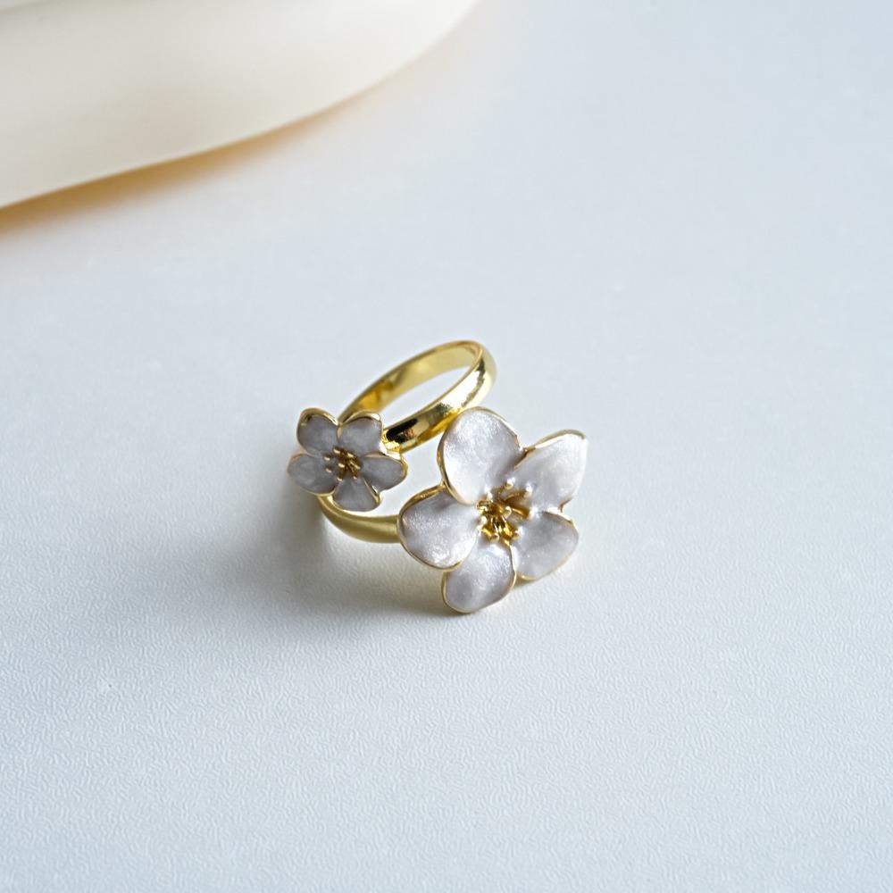 Metal Women Peach Blossom Ring Adjustable Open Jewelry Ring Flower-shaped Ring Birthday Gift
