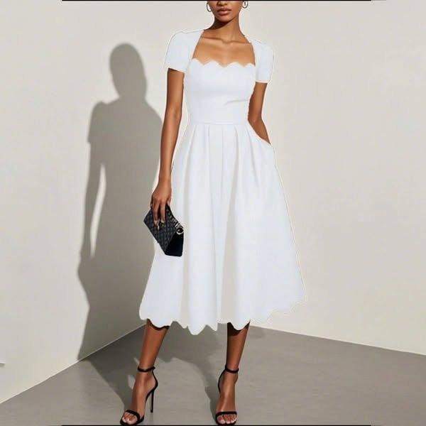 

Черное платье с короткими рукавами и цветочным принтом, с оборкой на горловине XXL