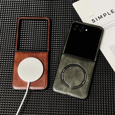 Coque en Cuir Végétalien Uni Rétro avec Anneau Magnétique pour Motorola Razr 60 Ultra razr60 Moto Razr 50 Razr+  Protection Caméra