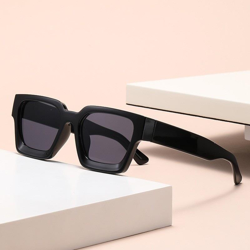 Women's Thick Square Frame Sunglasses: High-End UV Protection, Full Frame, Versatile Street Style.
