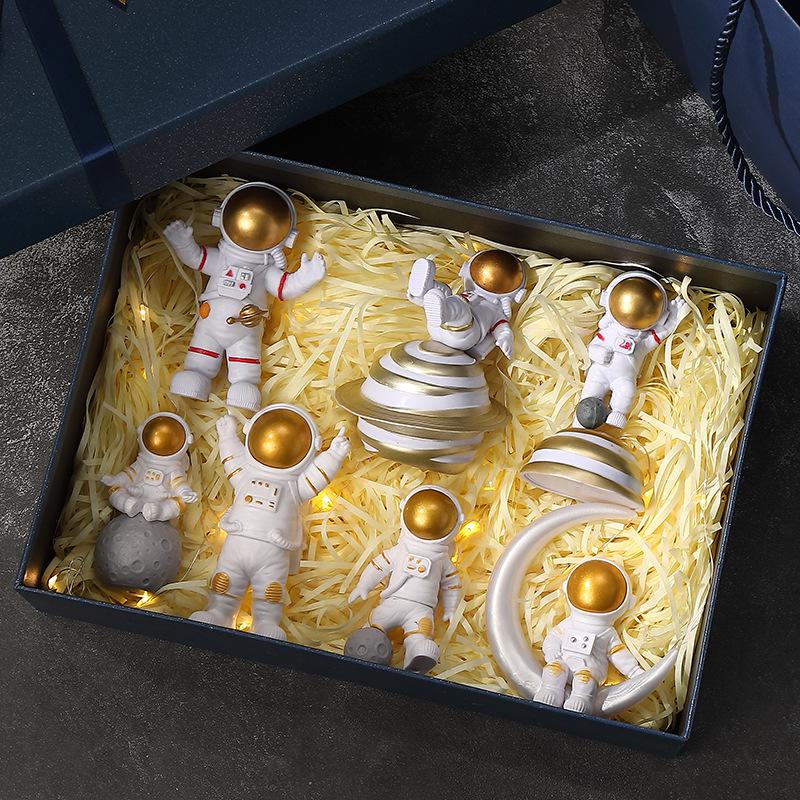 Small Resin Astronaut Figurine - Perfect for Home Decor, Valentine's, or Birthday Gift