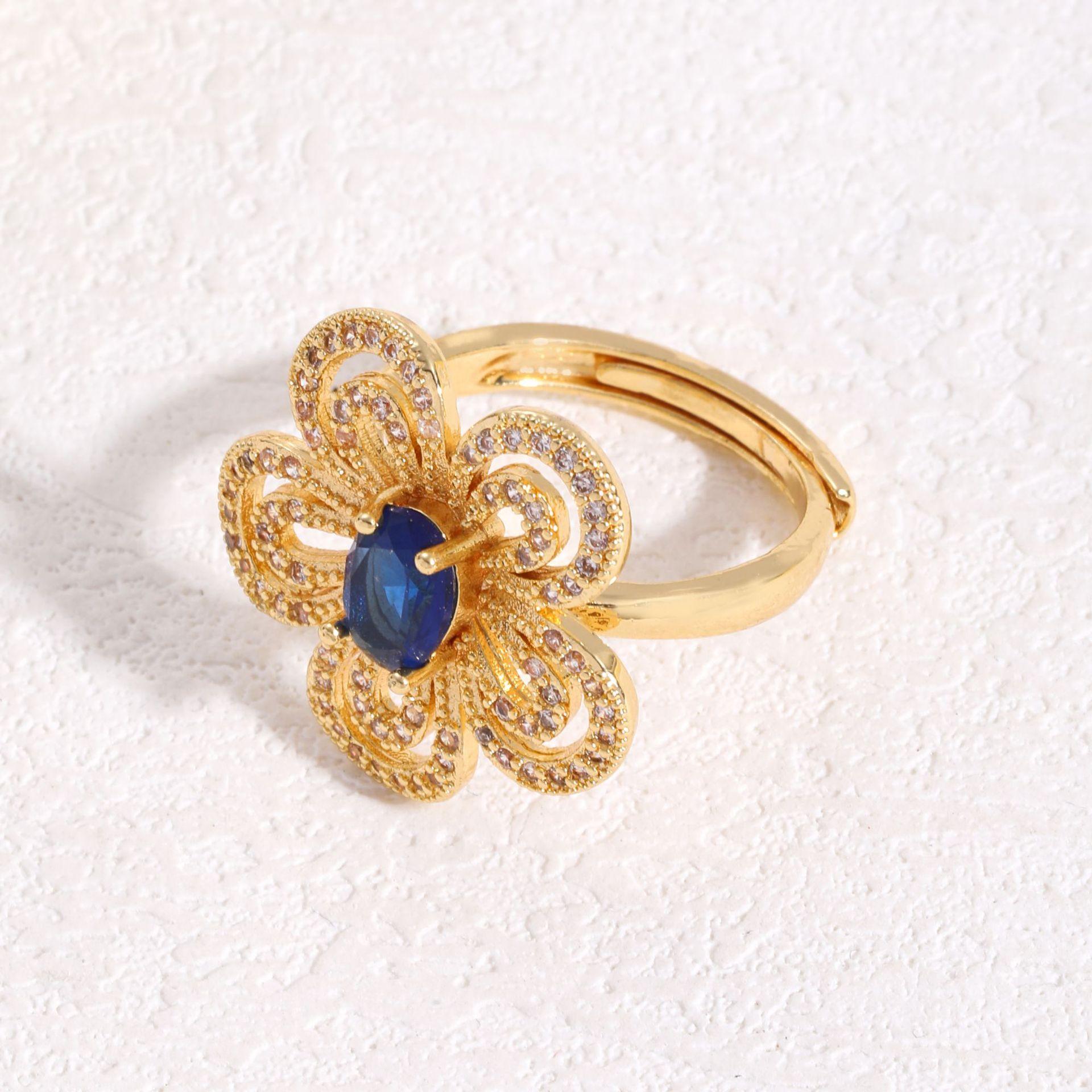 

Titanium Steel Five-Petaled Flower Necklace Women S Light Luxury Simple And Versatile Micro-Inlaid Zircon Set