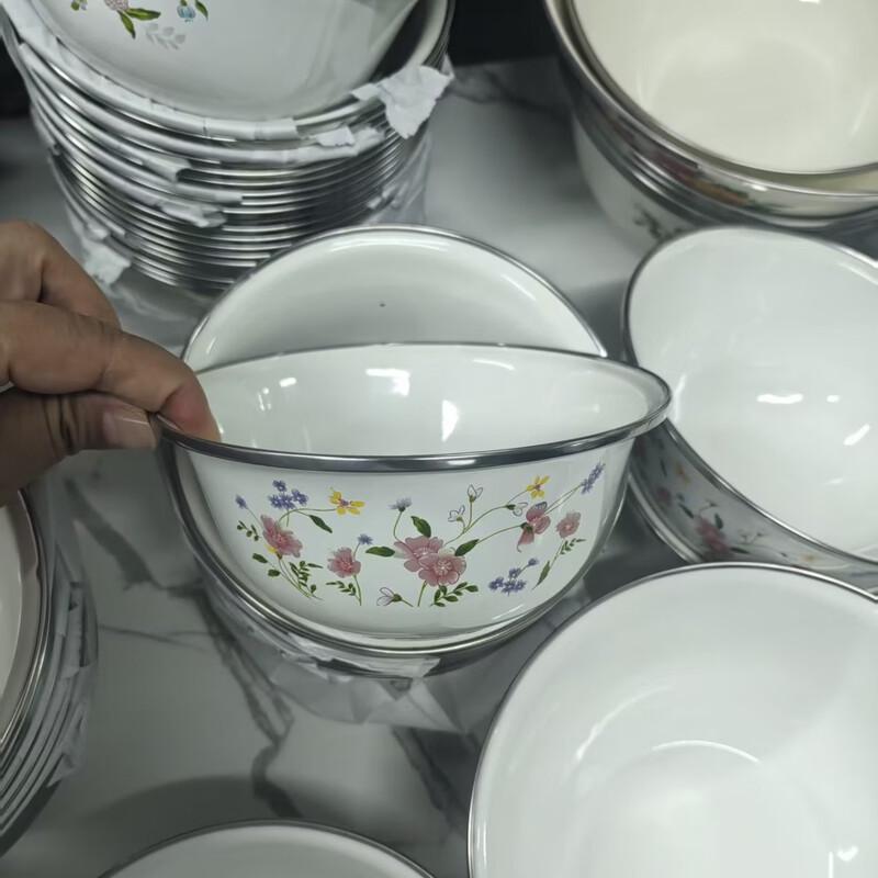 ZISIZ Маленькие эмалированные суповые тарелки с цветочным рисунком - Набор из 2 шт.
