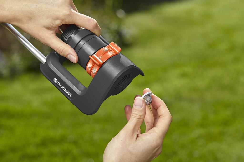 Gardena Aqua 18700-20 Oscillating Sprinkler For Watering And Irrigation
