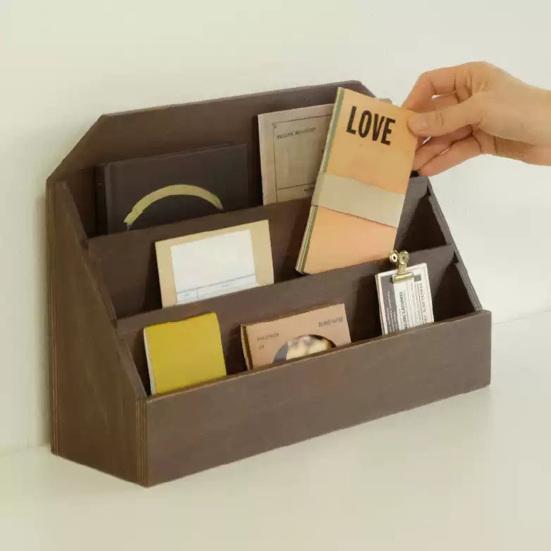 Wenskaart Displaystandaard Houten 3-Laags Opbergrek met Rustiek Bruine Afwerking Grote Capaciteit Postkaarten Stickers Organizer