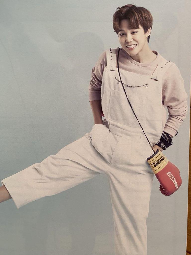 [USED] Rare BTS BEGINS Official Program Book