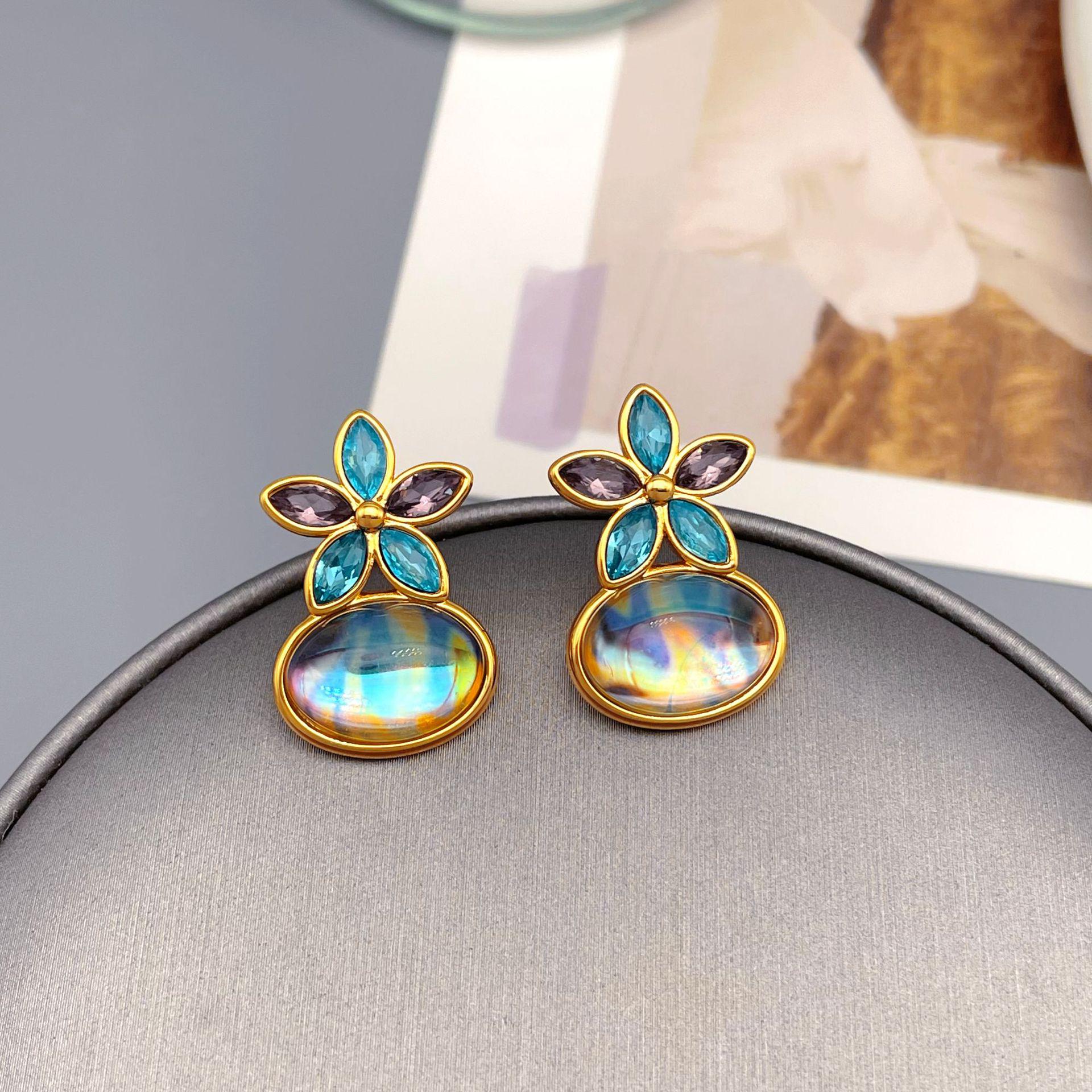 

Retro Baroque Petal Glass Earrings - Hazy Summer Hong Kong Style