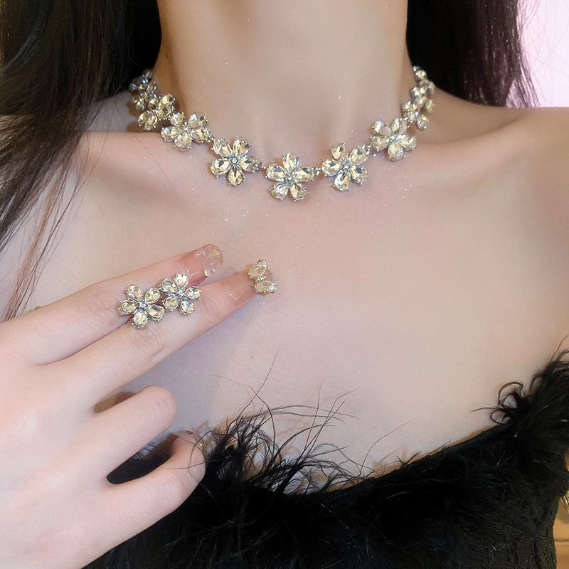Blumenkette Ohrringe für Frauen Leichter Luxus Temperament Elegant Party Hochzeitsparty Schmuck