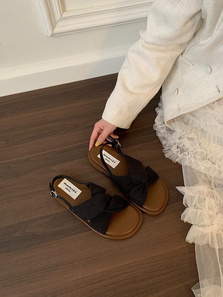 

Niche design sense flat sandals women s 2025 summer seaside silver sandals beach shoes wear Roman women s shoes outside 35