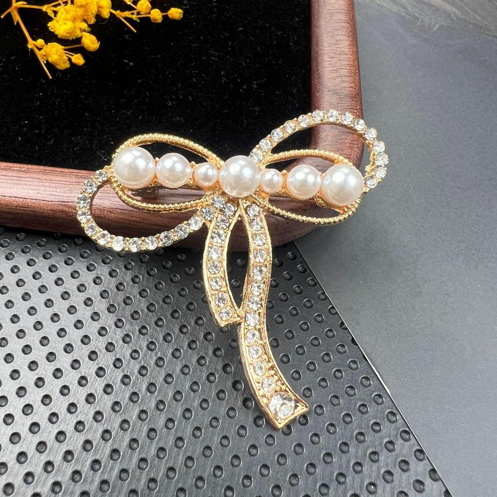 Broșă Retro Cristal Diamant cu Ac Anti-Expunere și Cataramă din Aliaj pentru Accesorii Vestimentare