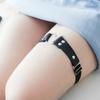 Gothischer Strumpfhalter mit Legierung Dekor PU Leder Oberschenkelkette Elastisch Sexy Körperkette Schmuck Nachtclub Party für Mädchen