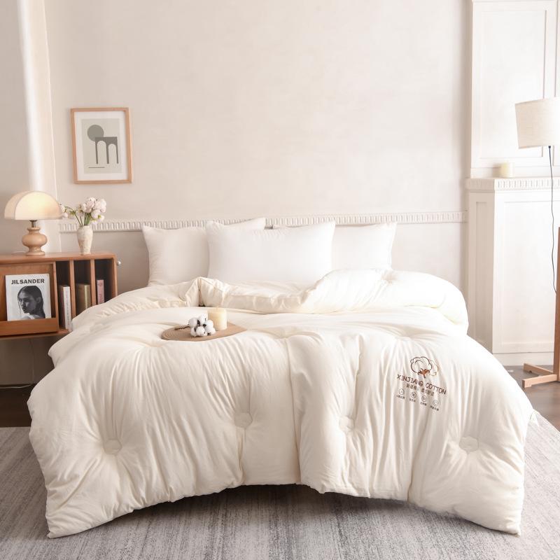 Four Seasons Quilt: Class A Long-Staple Xinjiang Cotton, Thick and Warm for Winter, Ideal for Dormitories, Spring, and Autumn.