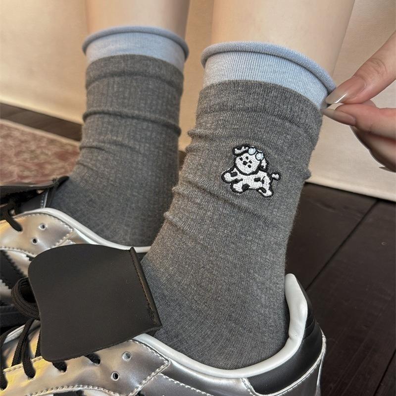 Ladies Fall Color Collision Cute Cartoon Dog Embroidery Vertical Bar Boneless Tube Pile Socks