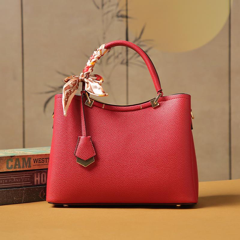 2024 Autumn/Winter New Niche Handbag Fashionable Large Capacity Commuting Bridal Wedding Bag Single Shoulder Crossbody Tote Bag