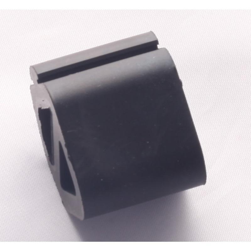 Brand New  Engine Hood Guide Bumper Rubber Pad 7118531000 for SsangYong Actyon Kyron Rexton 7119508B00